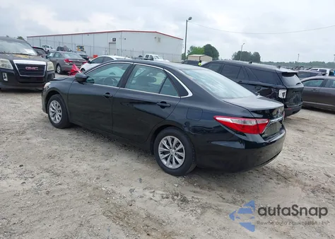 2016 Toyota Camry Le z USA, uszkodzony, nr VIN 4T4BF1FK3GR582685